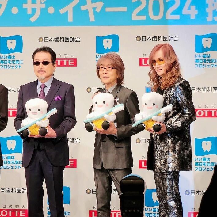 1人ALFEEやってみた！」高見沢俊彦 派手すぎる縁起物でメンバー