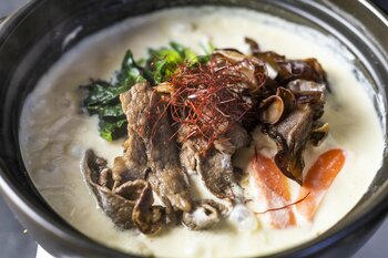 豆腐店の事業承継から4年――かつて白川郷の”村外不出”だった伝統食材を使った「すったて鍋」に、冷凍技術で新しい可能性を