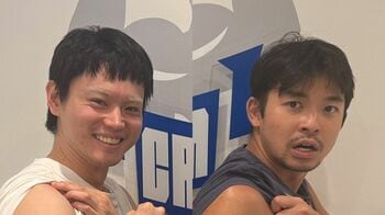 菅田将暉×仲野太賀がムキムキ上腕披露！お笑い界屈指のマッチョ・青木マッチョとの筋トレに「カッコいいの三拍子」