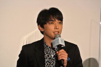 吉沢亮、人生で4回泣かされたアレを克服していた！？「裏切っちゃって申し訳ない…」