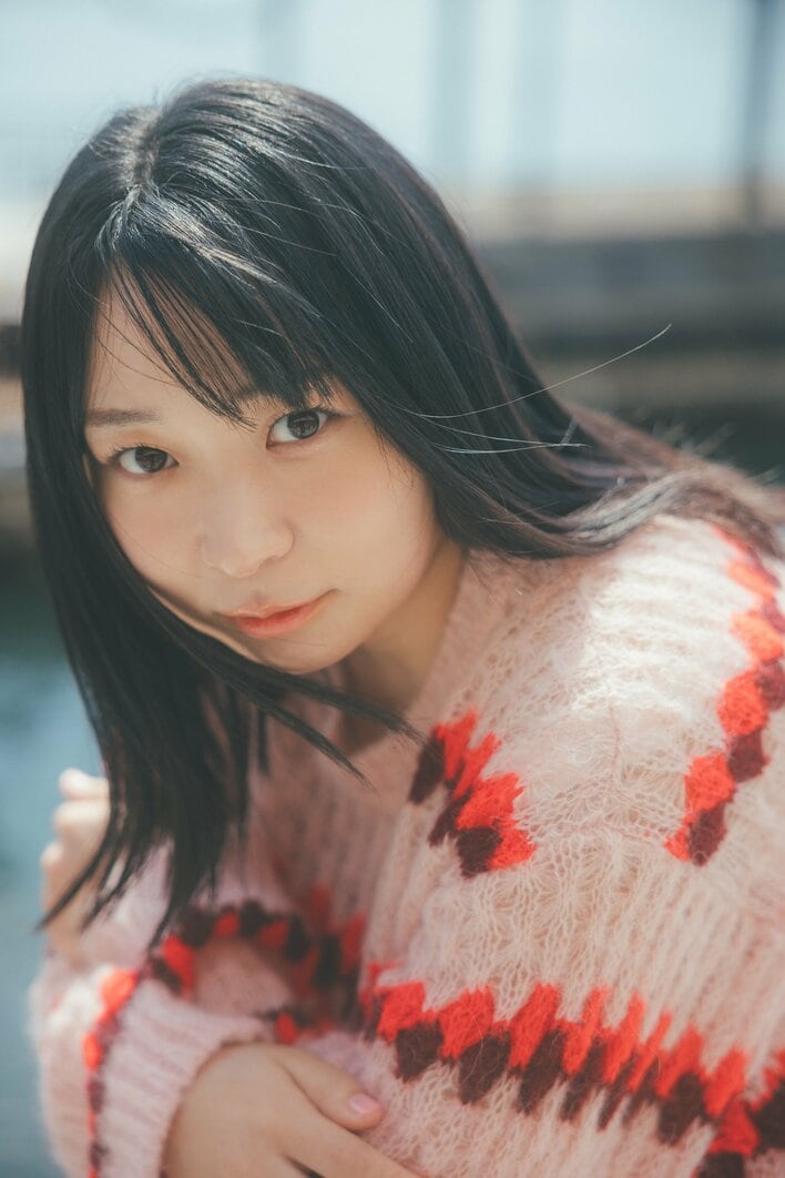 【写真17枚】美背中&ランジェリー姿も!アンゴラ村長の最新写真集『標準体型』カットを見る