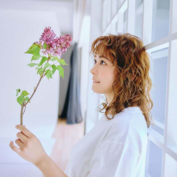 平山あや 雰囲気ガラリ“20センチばっさり”新ヘアショット公開！「透明