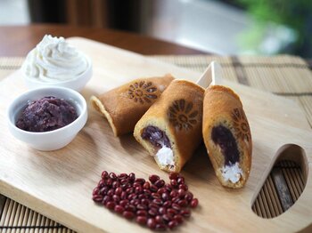 冷凍庫から出して10分。“もっちり、とろける”新食感へ――老舗和菓子店が挑む、夏限定『あんまきアイスバー』発売