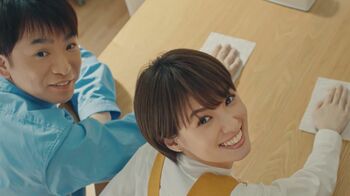 私生活もこんな感じ？濱口優と南明奈夫婦がCM初共演でデレデレ