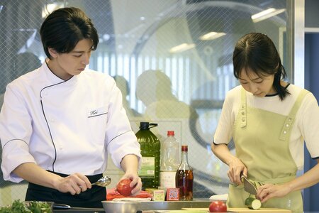 あゆみ（木南晴夏）と慧（高杉真宙）は料理教室で再会！あゆみとの記憶はないものの、慧は不思議な感覚を覚え…『今夜、秘密のキッチンで』第7話予告