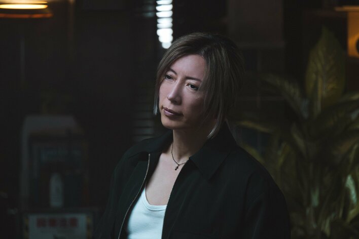 【場面写真追加】小さな町工場がぬいぐるみ型の武器を製造＆テロ組織に輸出！？浦真鷲（GACKT）は社長と接触していて…『ブラックトリック』第3話予告