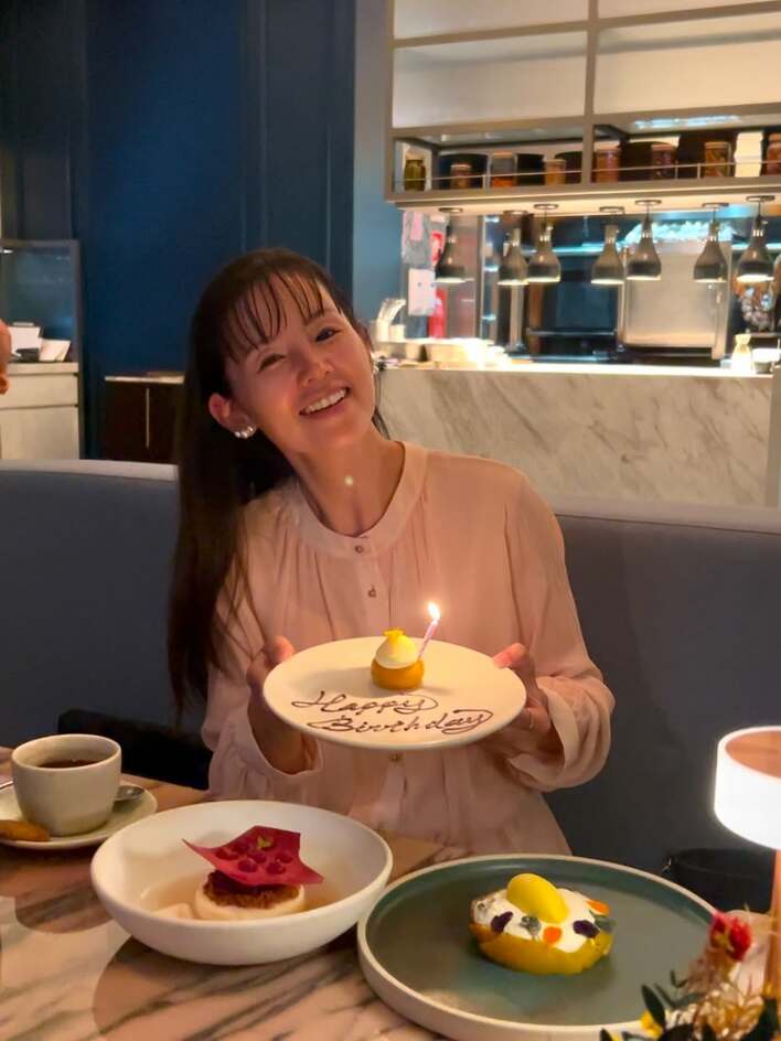 目指せ素敵な50代」小西真奈美 幸せいっぱいな誕生日ショット公開！海