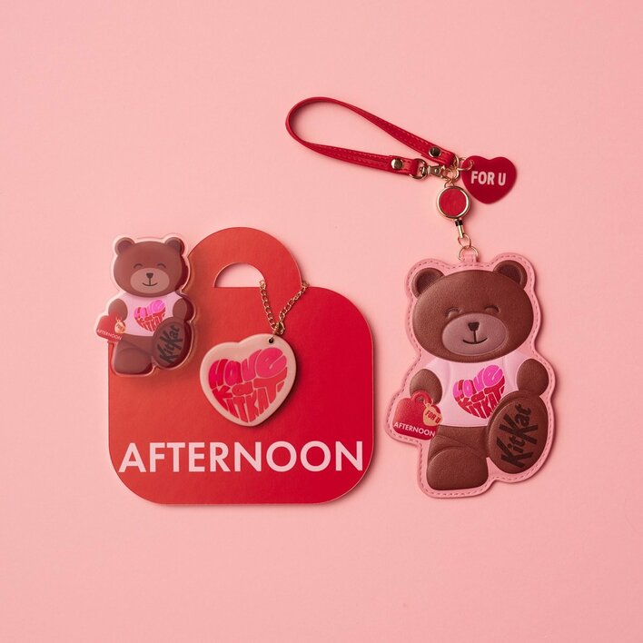 Afternoon Tea×キットカット ハートフルベアーのアイテムずらり 一緒に